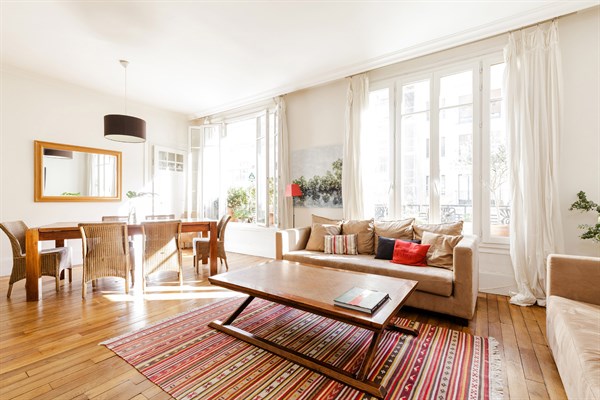 Elegant and modern living room with leather sofas